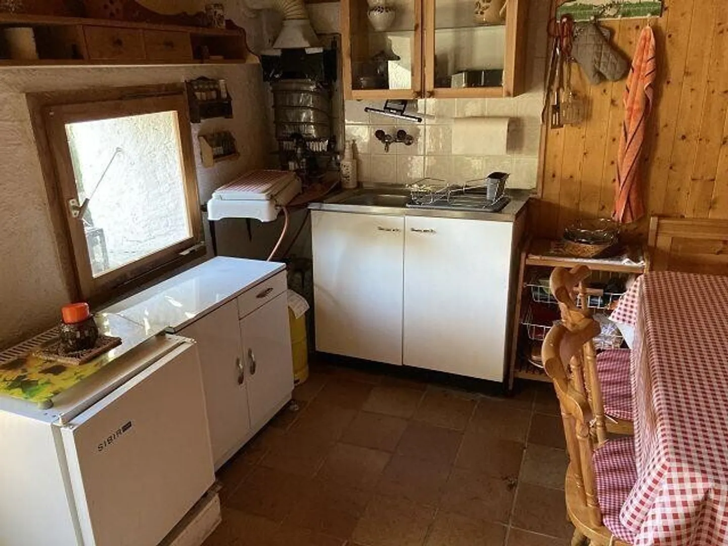 Idyllic Rustic Village Retreat - Photo 7 of 12