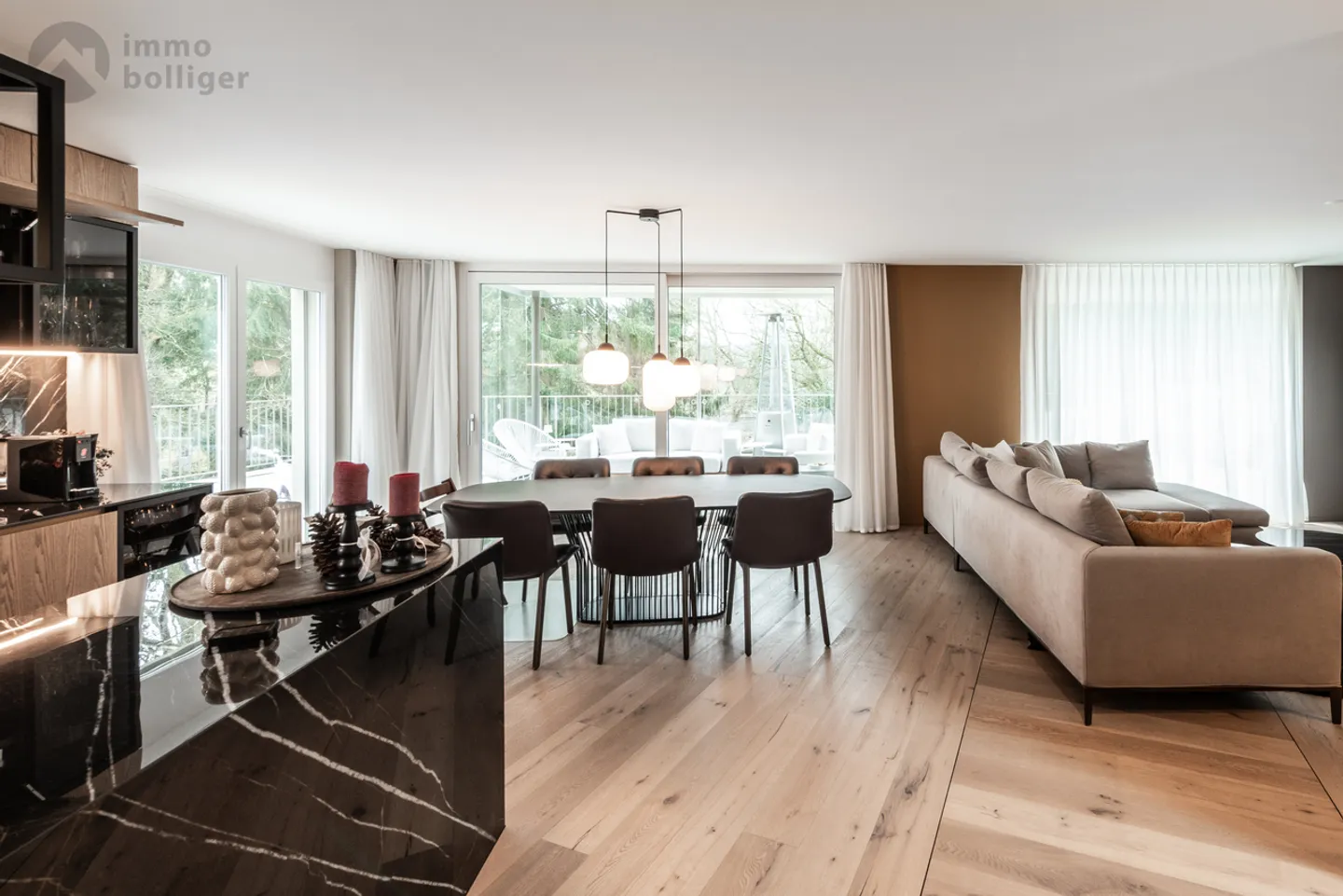 Einzigartiges Design, exklusiver Komfort und Ausblick in die Natur - Foto 2 von 10