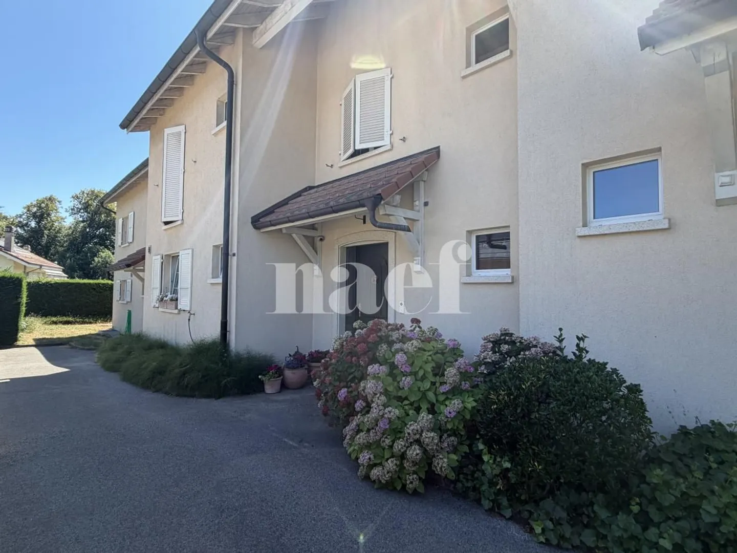 Beautiful 6.5-room adjoining villa with garden - Photo 13 of 13