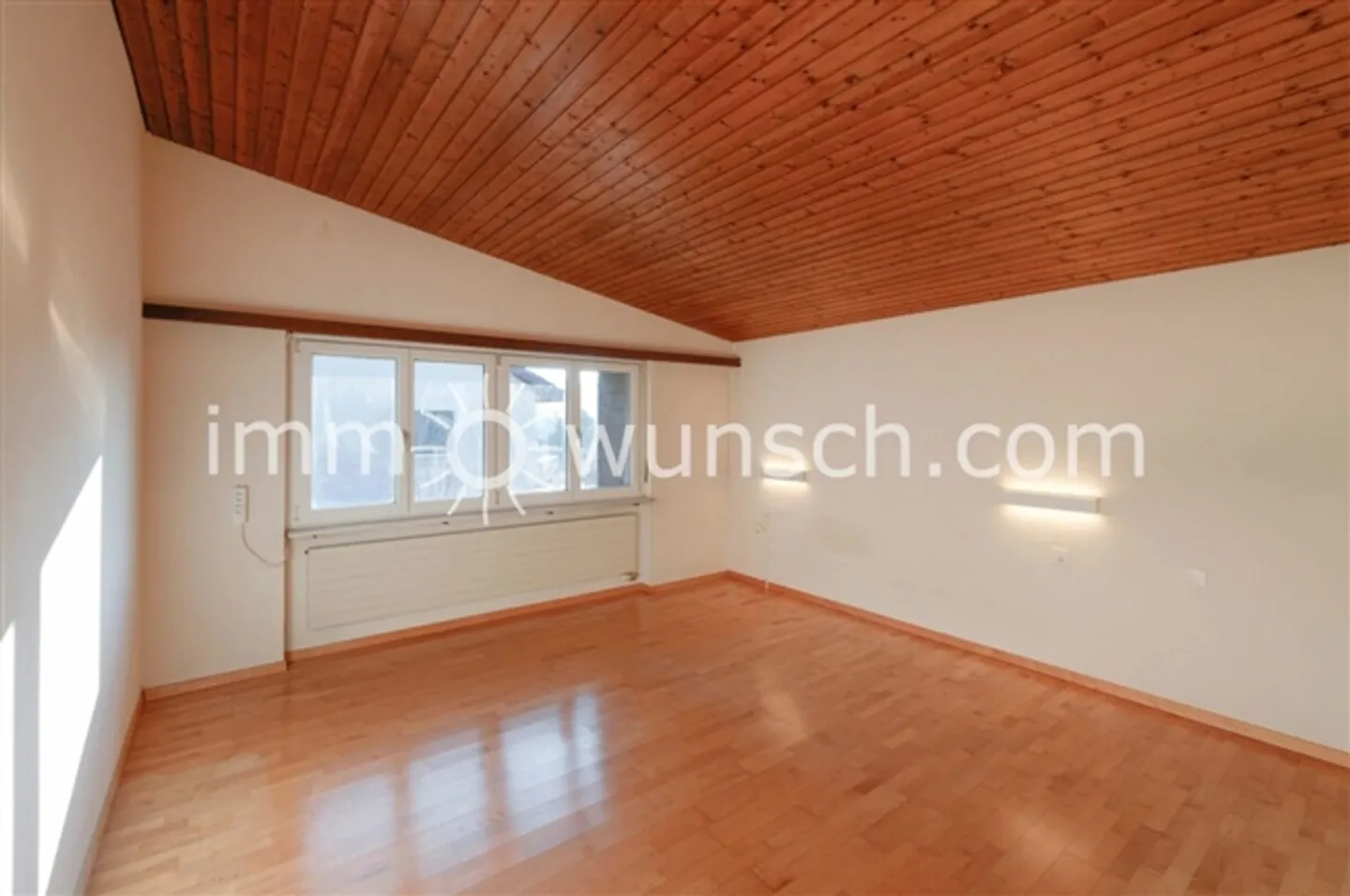 Ampia casa unifamiliare di 5 ½ locali con piscina e grande area giardino - Foto 8 di 12