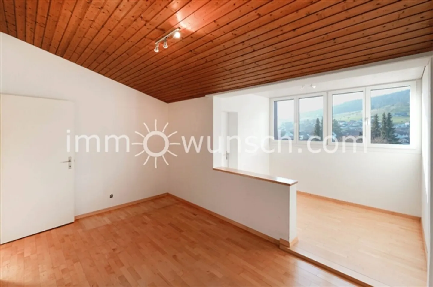 Ampia casa unifamiliare di 5 ½ locali con piscina e grande area giardino - Foto 9 di 12