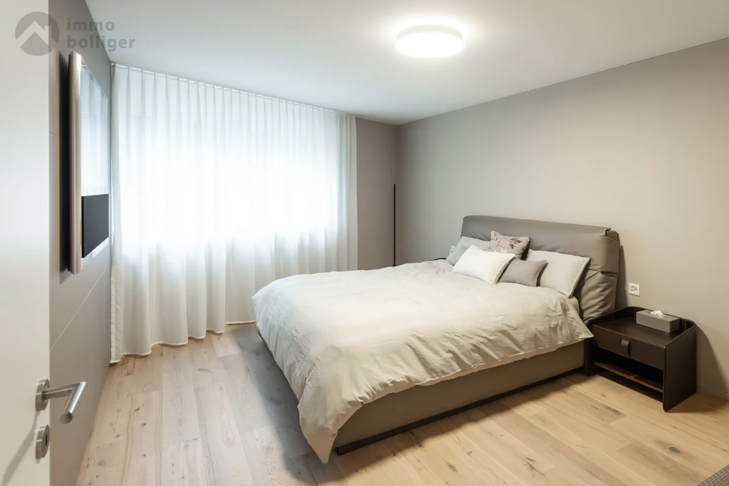 Einzigartiges Design, exklusiver Komfort und Ausblick in die Natur - Foto 4 von 10