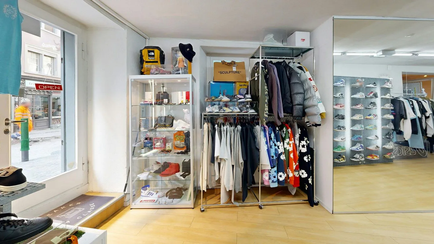 Charming retail space in the heart of Zurich's old town - Photo 4 of 13