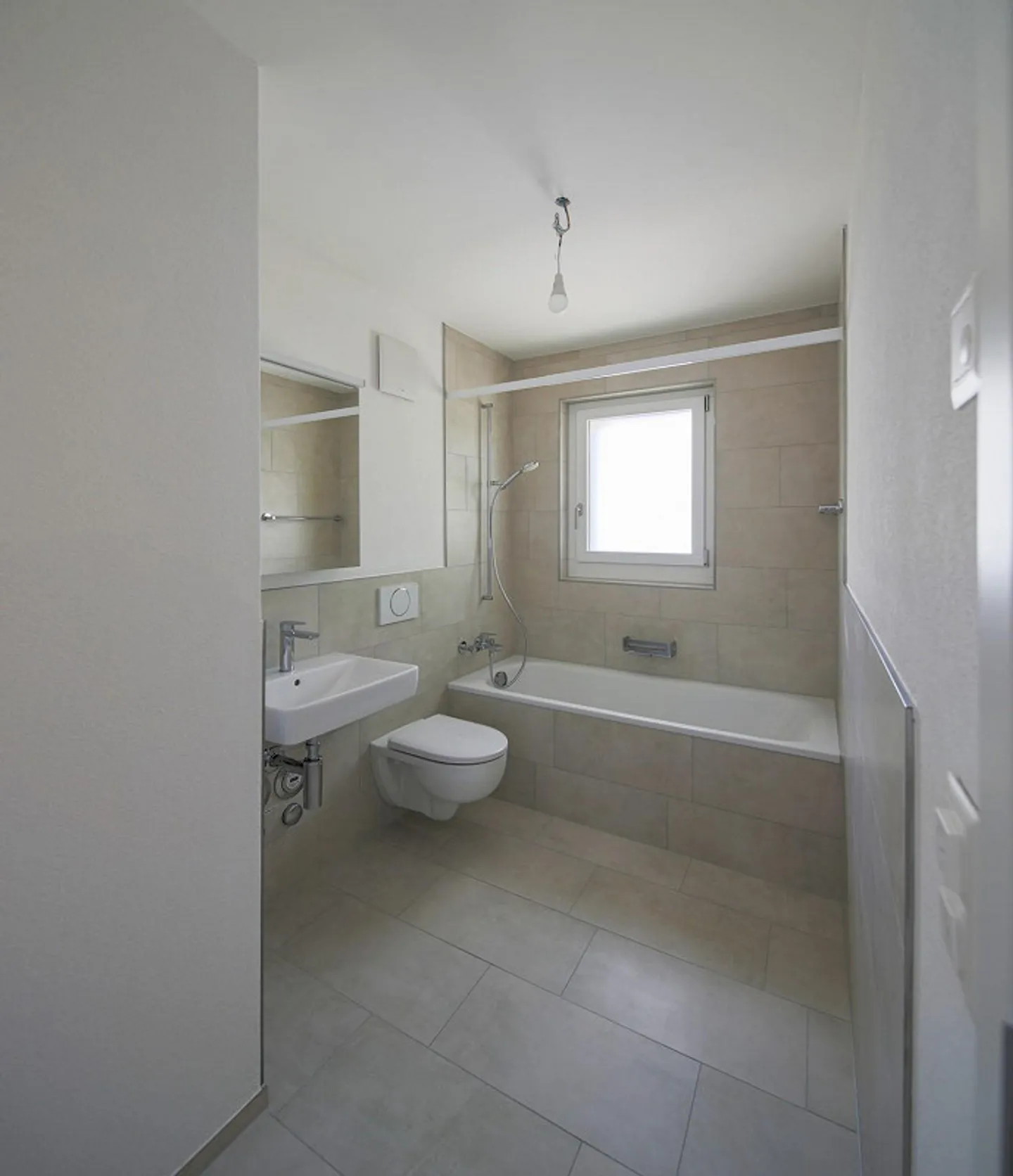 Exklusive Attika-Wohnung mit Terrasse - Foto 8 von 11
