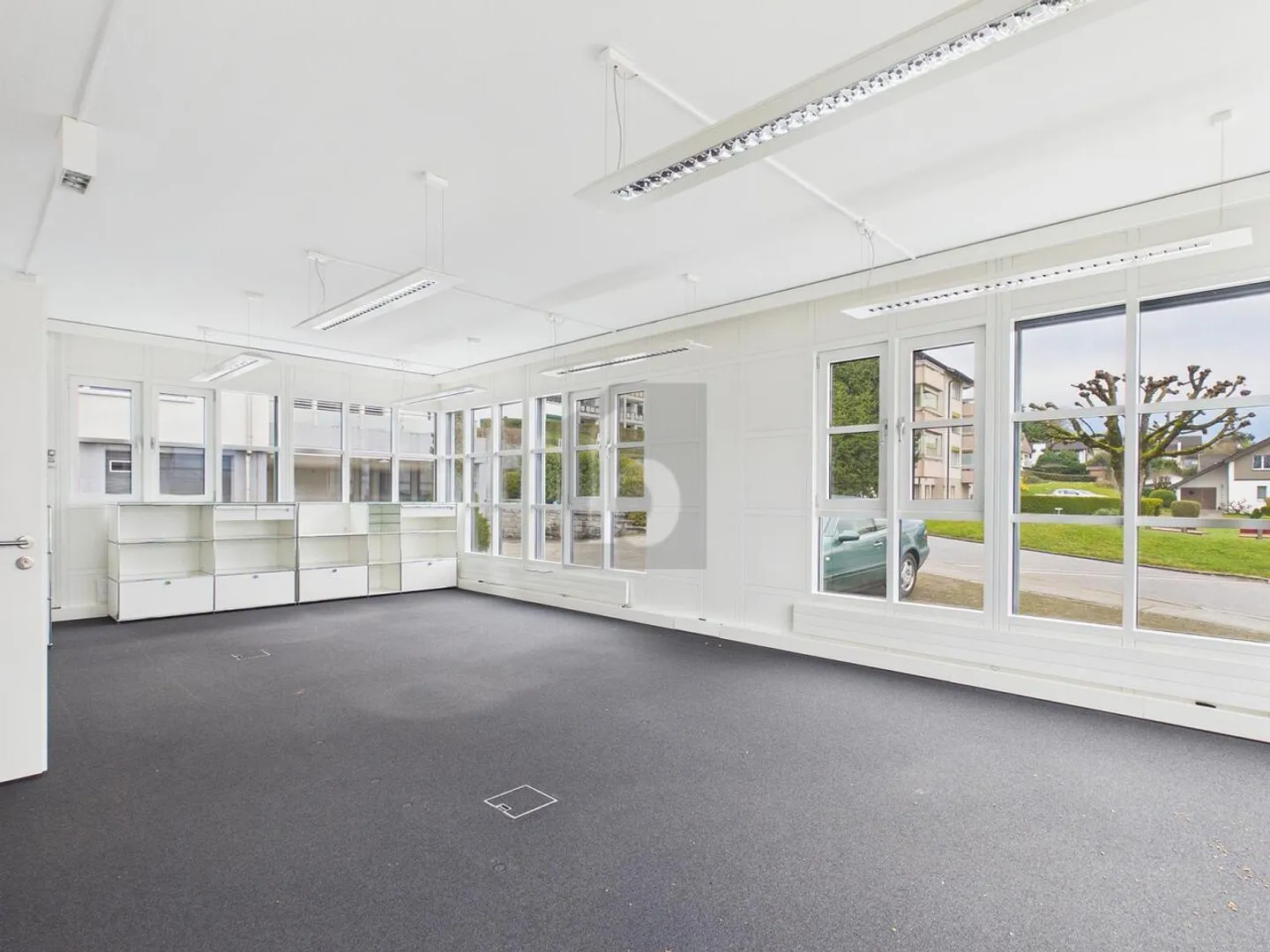 Modernes Büro in Uznach - Foto 1 von 6