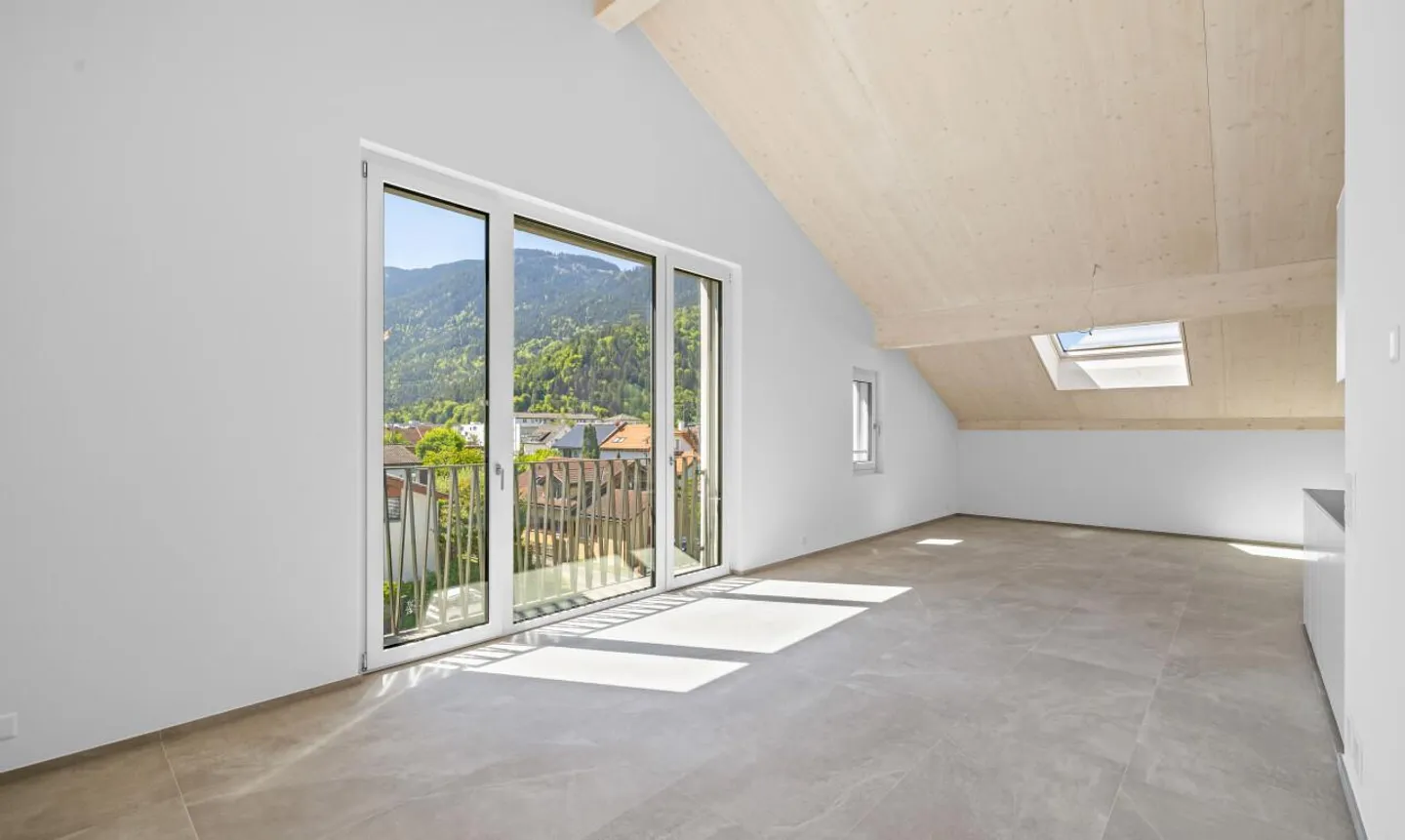 Penthouse moderne avec vue sur les montagnes - Photo 1 sur 11