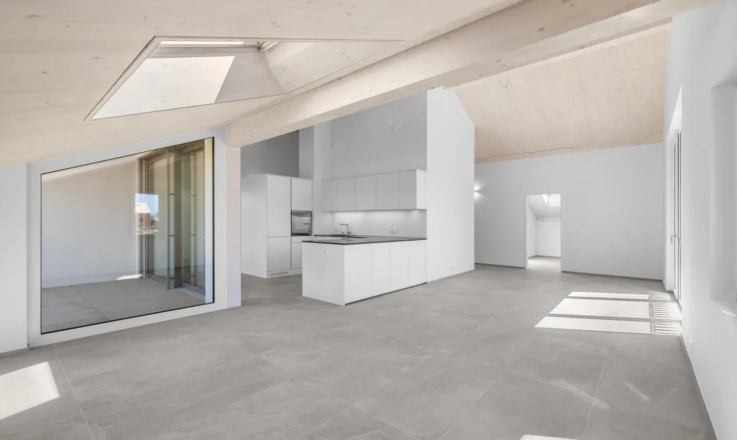 Penthouse moderne avec vue sur les montagnes - Photo 2 sur 11