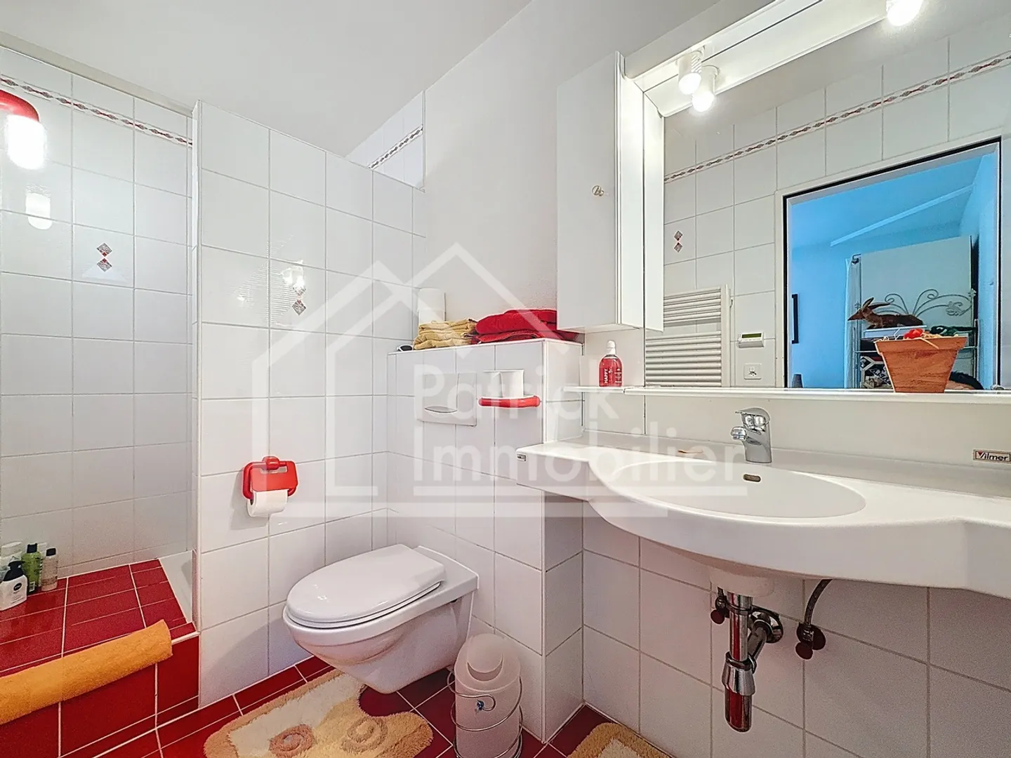 Villa con annesso, piscina e giardino - Situata in posizione tranquilla, a 13 km da Losanna - Foto 10 di 13