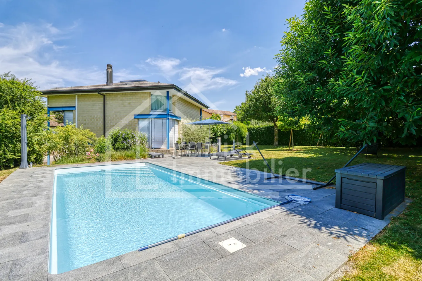 Villa con annesso, piscina e giardino - Situata in posizione tranquilla, a 13 km da Losanna - Foto 11 di 13