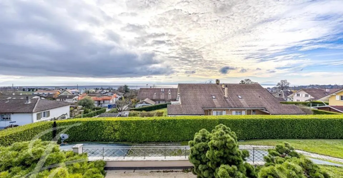 Magnifica proprietà di prestigio con piscina interna! - Foto 8 di 8
