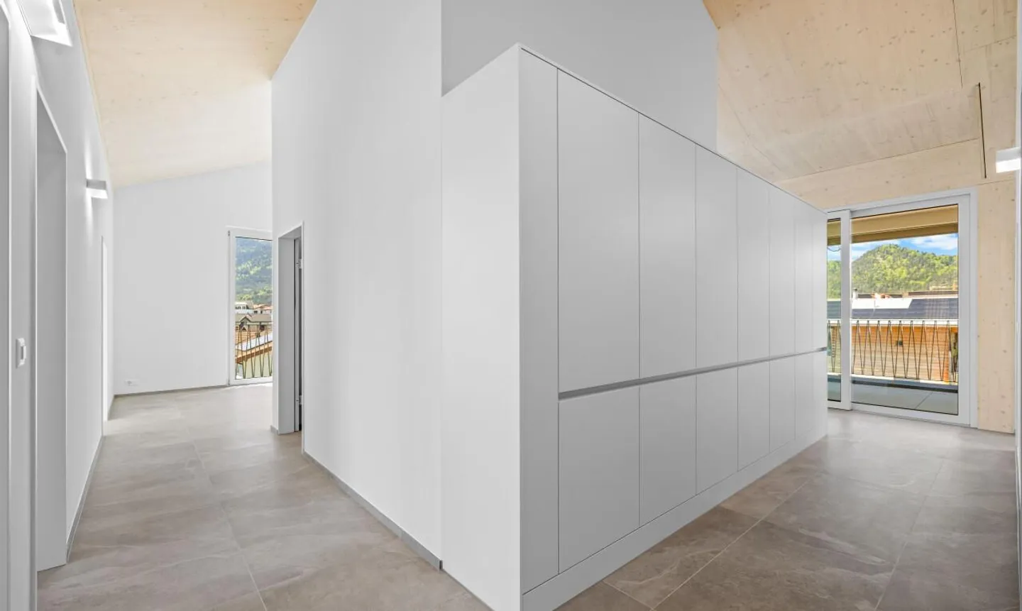Penthouse moderne avec vue sur les montagnes - Photo 9 sur 11
