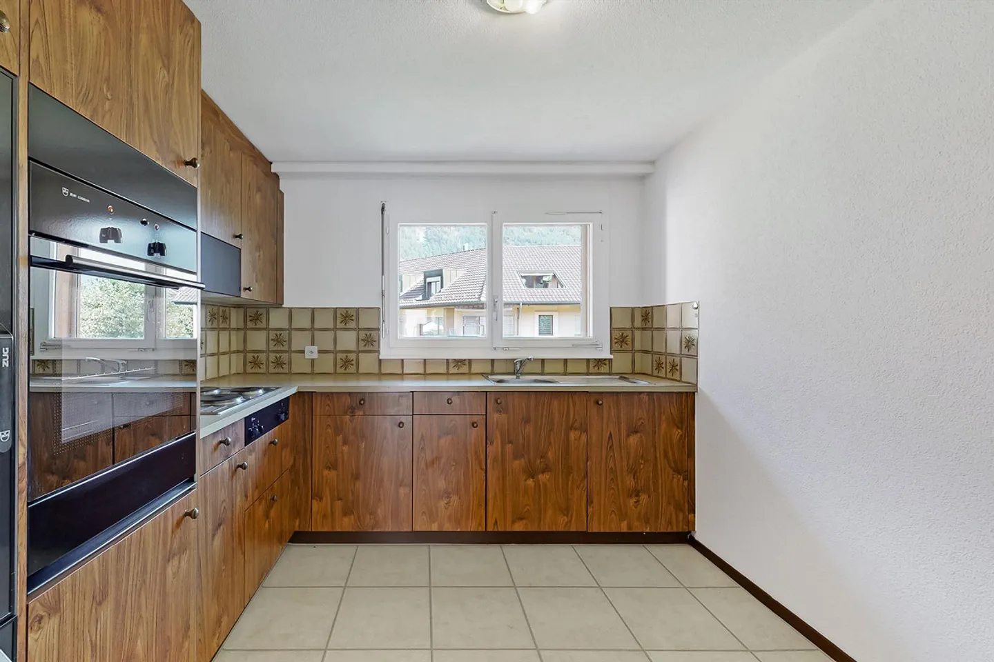 Living in the beautiful Bernese Oberland? - Photo 4 of 6