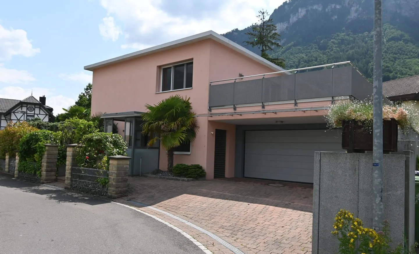 Vivere con la sensazione di vacanza in una casa unifamiliare nuova e ben tenuta nella migliore posizione - Foto 1 di 28