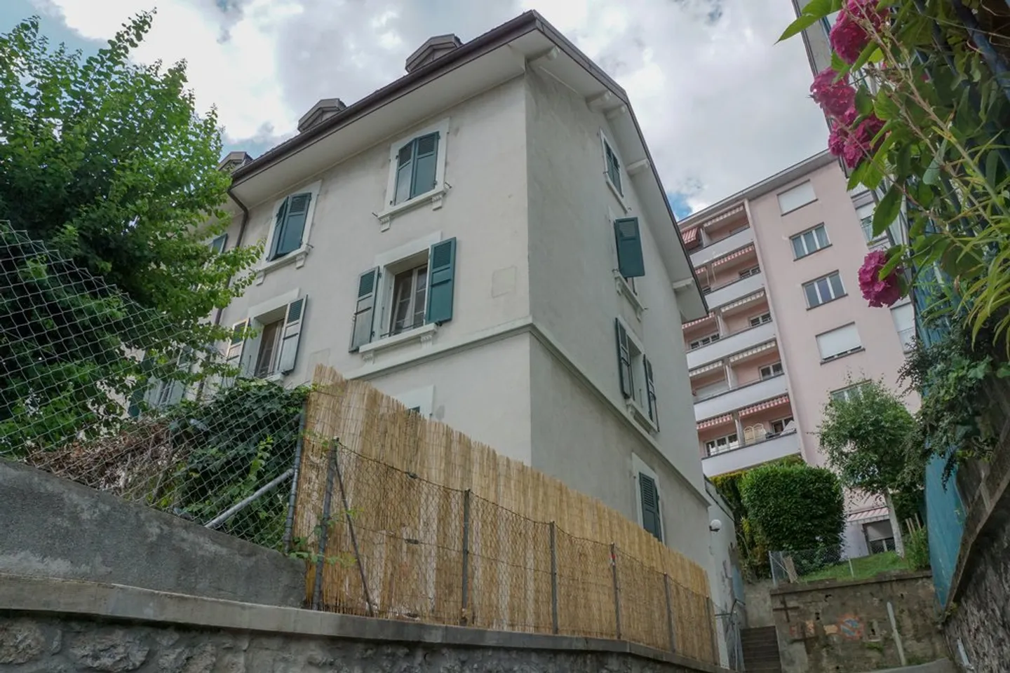 Charming Apartment in Quiet Area - Photo 1 of 8