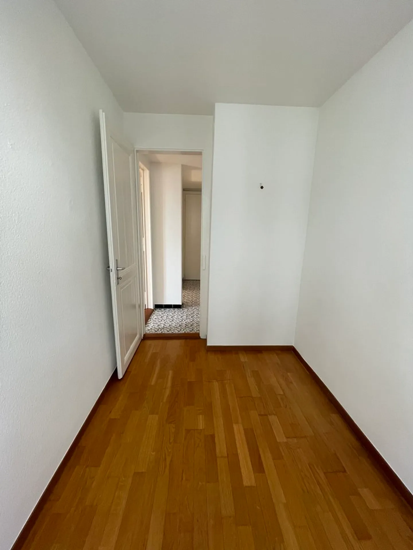 Charming Apartment in Quiet Area - Photo 5 of 8