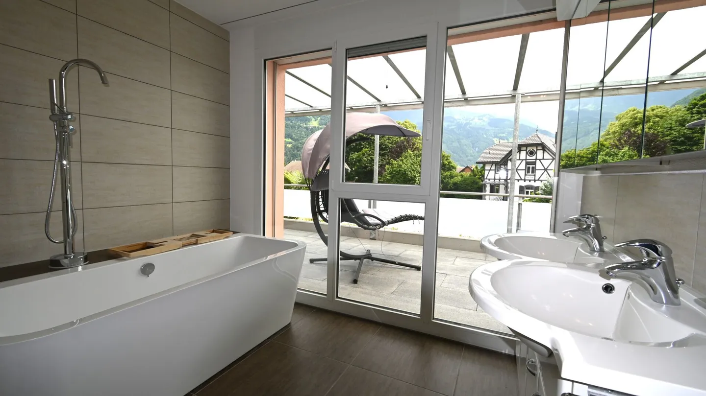 Vivere con la sensazione di vacanza in una casa unifamiliare nuova e ben tenuta nella migliore posizione - Foto 26 di 28