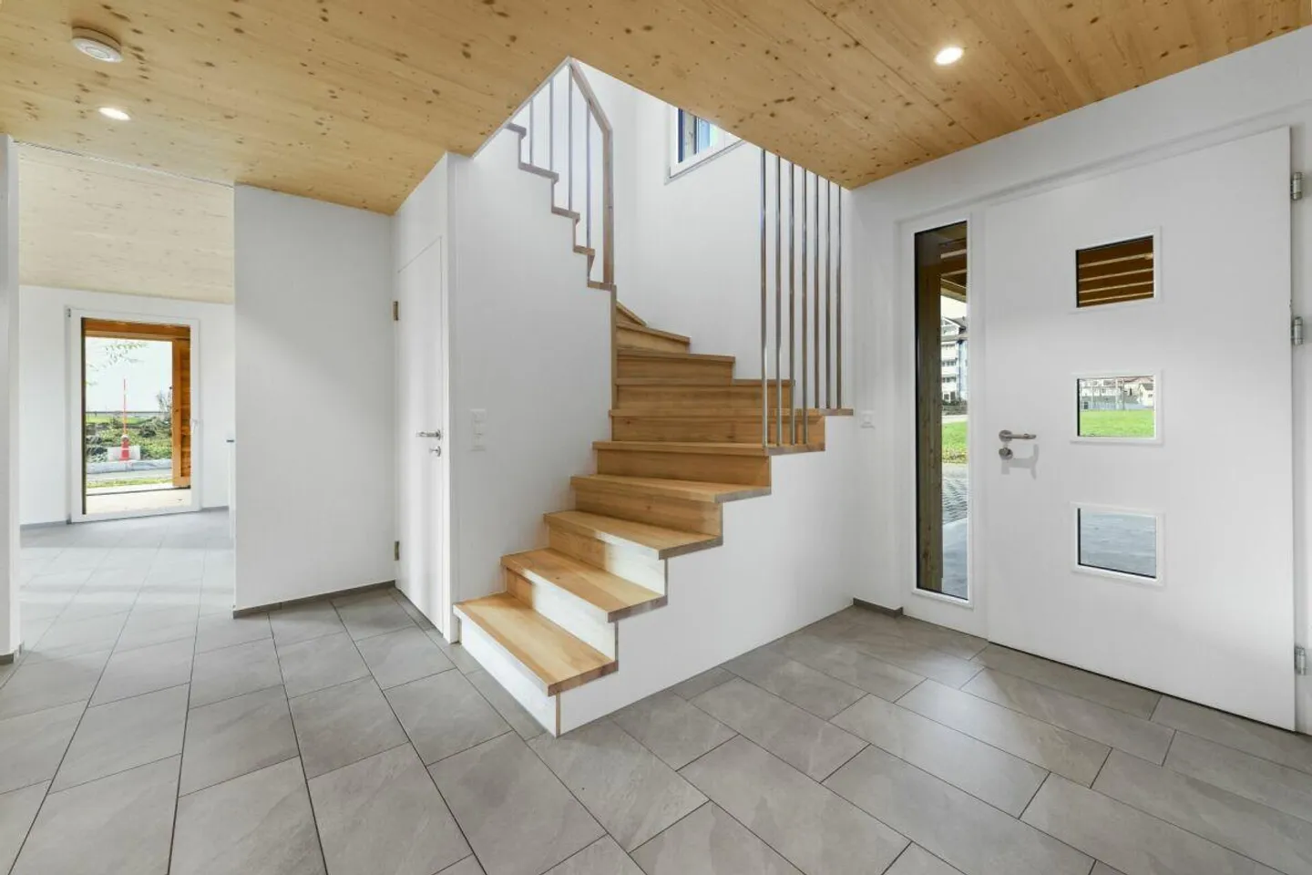 Modernes 6.5-Zimmer-Doppeleinfamilienhaus mit Gartenidylle und hochwertiger Ausstattung - Foto 20 von 30