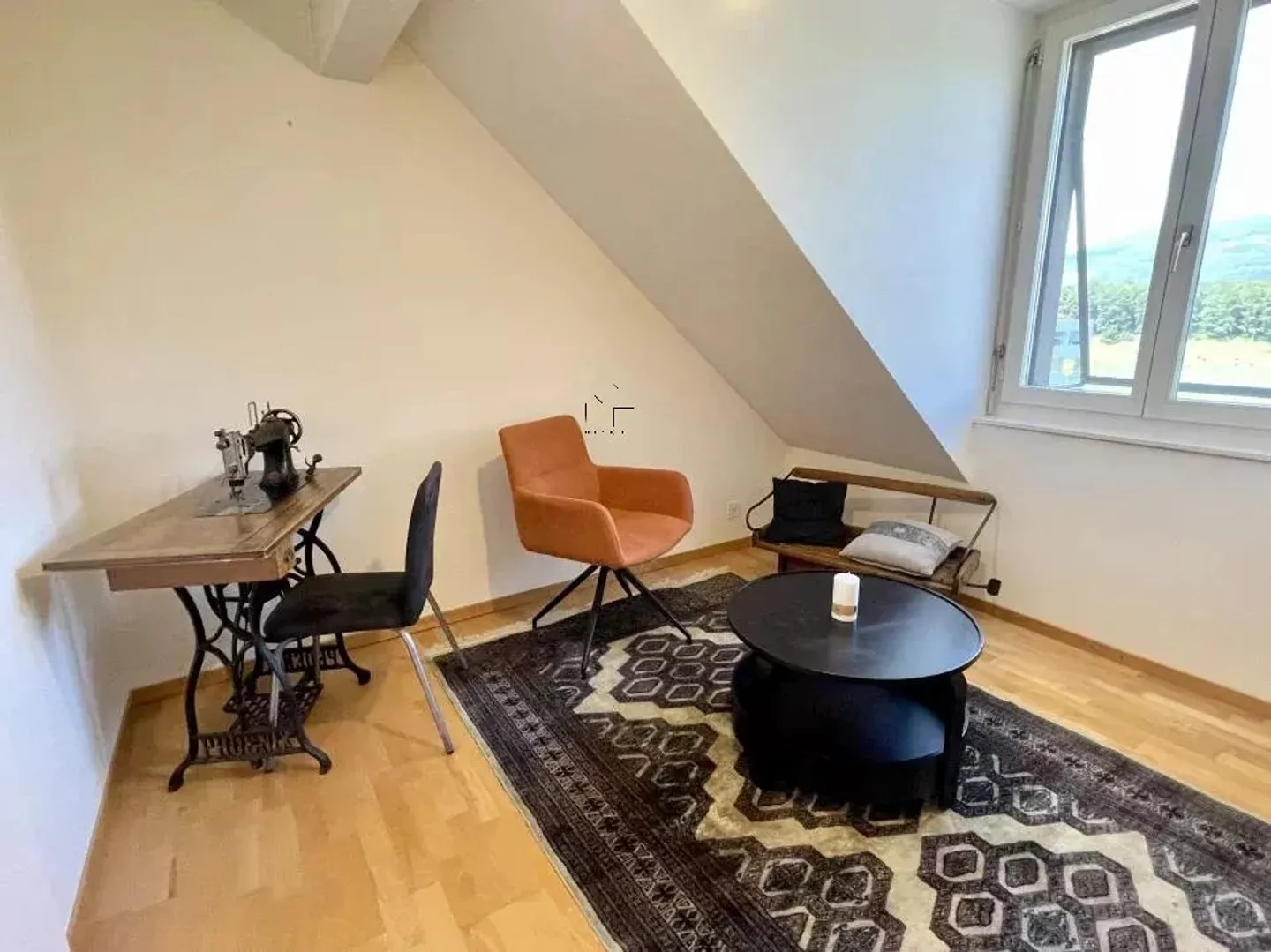 Charmante Dachgeschosswohnung nur zwei Schritte von Yverdon entfernt - Foto 7 von 8