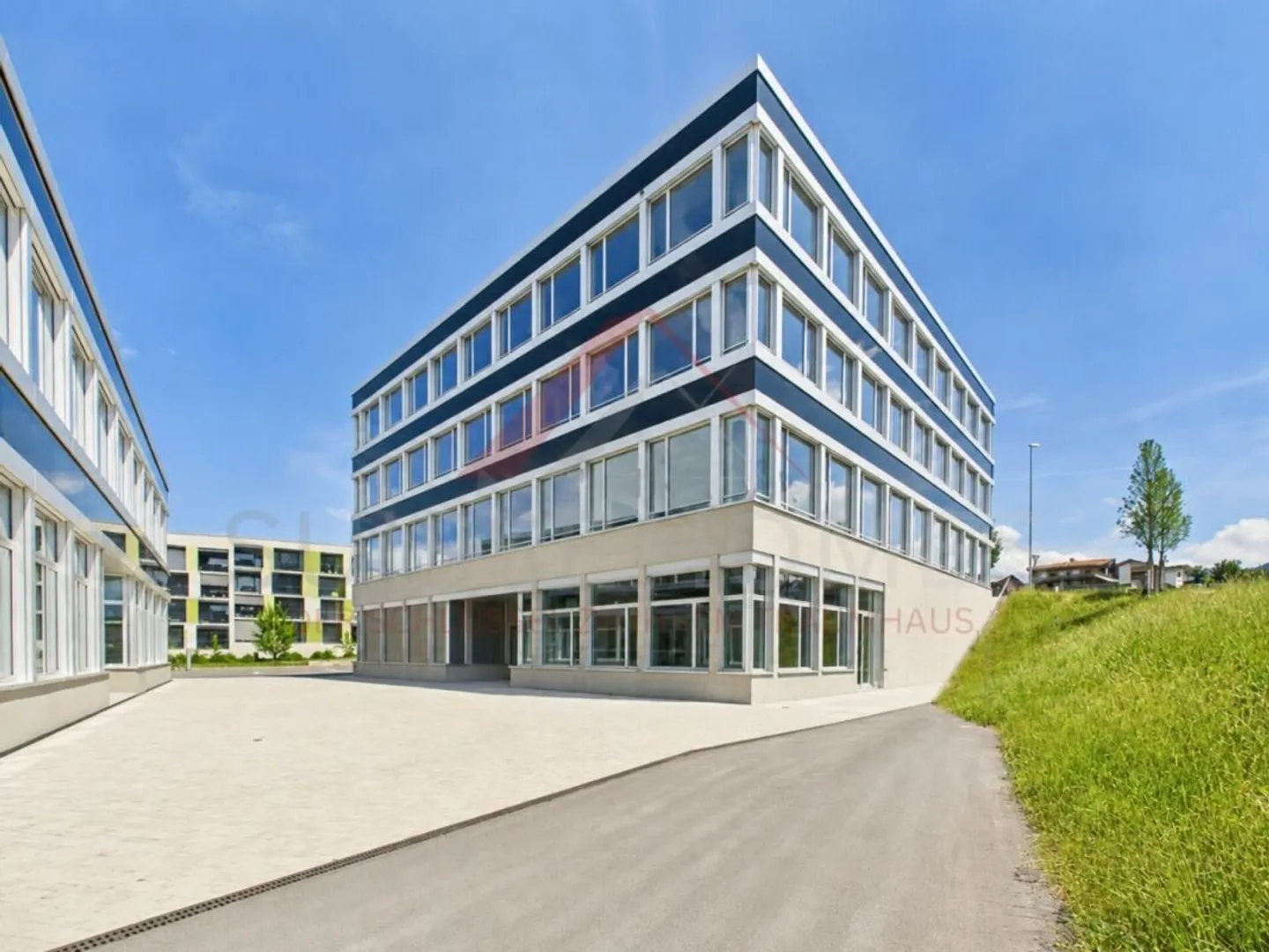 Moderne Gewerbefläche in Buchrain - Foto 1 von 10