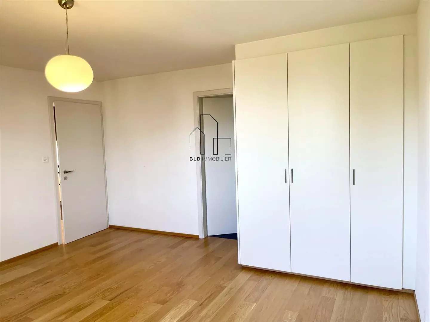 Appartamento luminoso di 5,5 stanze completamente ristrutturato - Foto 11 di 13