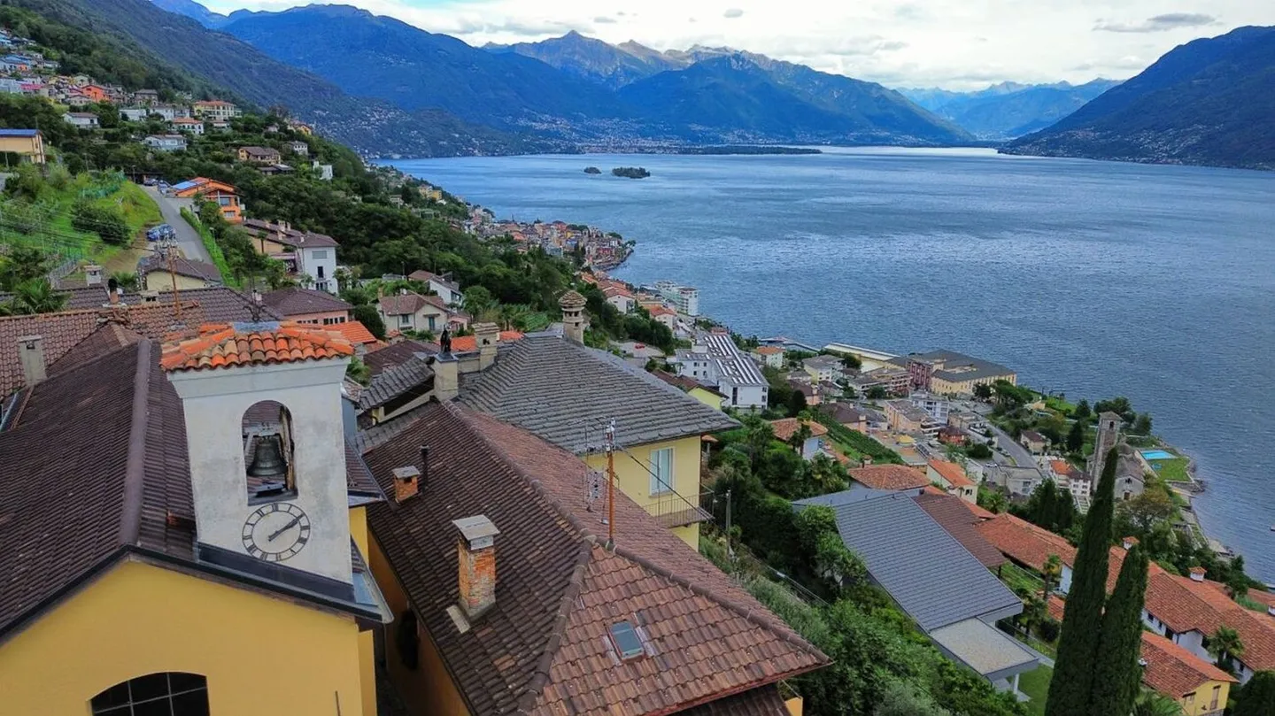 Daneben liegende Doppelhaushälfte mit insgesamt 5,5 Zimmern oder 2 Einheiten mit je 3,5 Zimmern - Foto 8 von 9