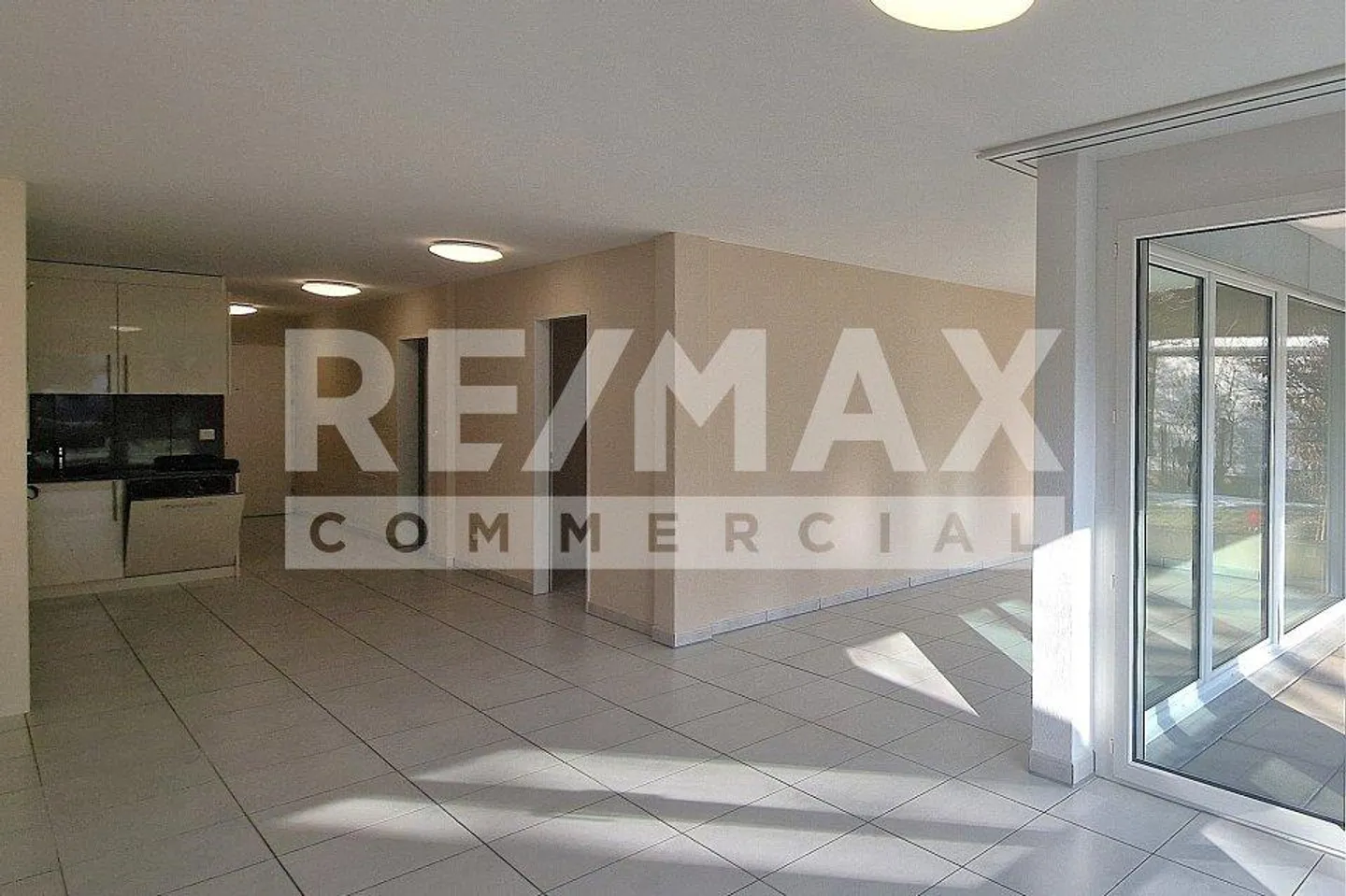 Gewerbefläche mit Gartenblick - Foto 6 von 13