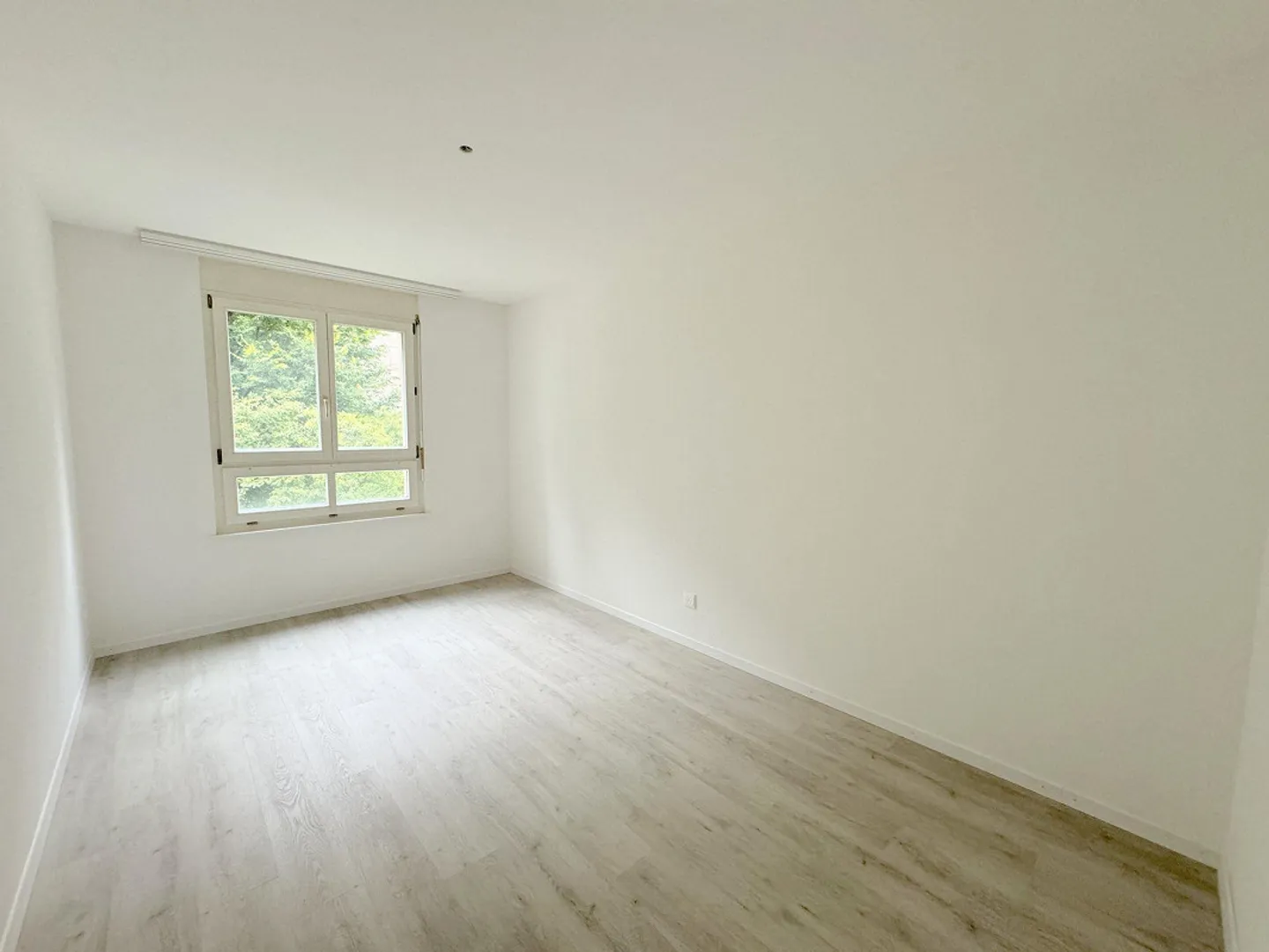 Appartamento moderno con balcone vetrato - Foto 6 di 9