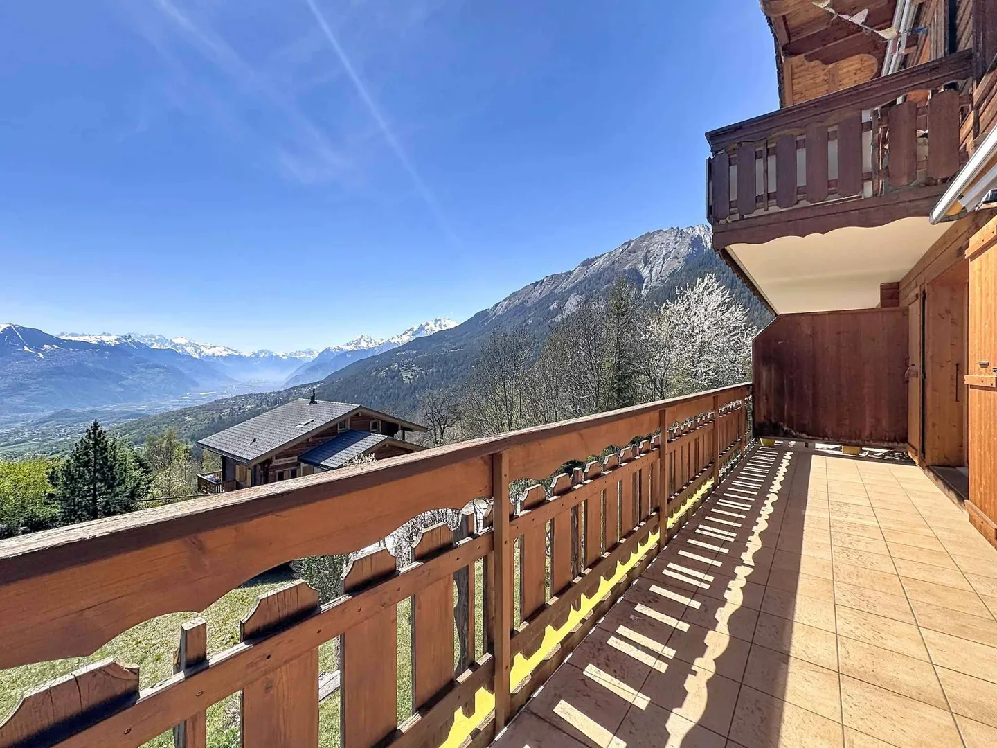 Coup de cœur: charming duplex with garden and panoramic view - Photo 11 of 13