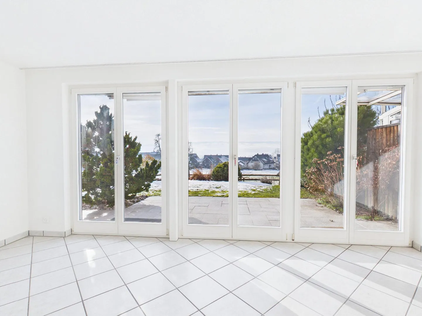 Beautiful 4.5-room single-family house with garden in Ottenbach - Photo 2 of 14