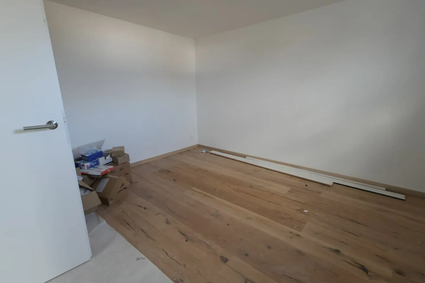 Frisch renovierte 2.5-Zimmer-Wohnung im Einfamilienhaus in Spiez - Foto 3 von 9