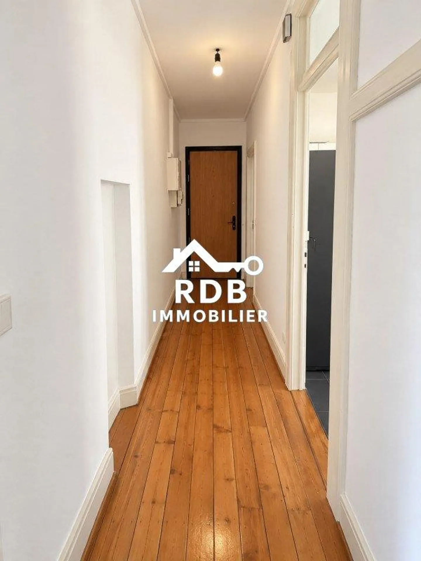 3-room apartment on the 3rd floor without elevator located in Geneva... - Photo 5 of 7