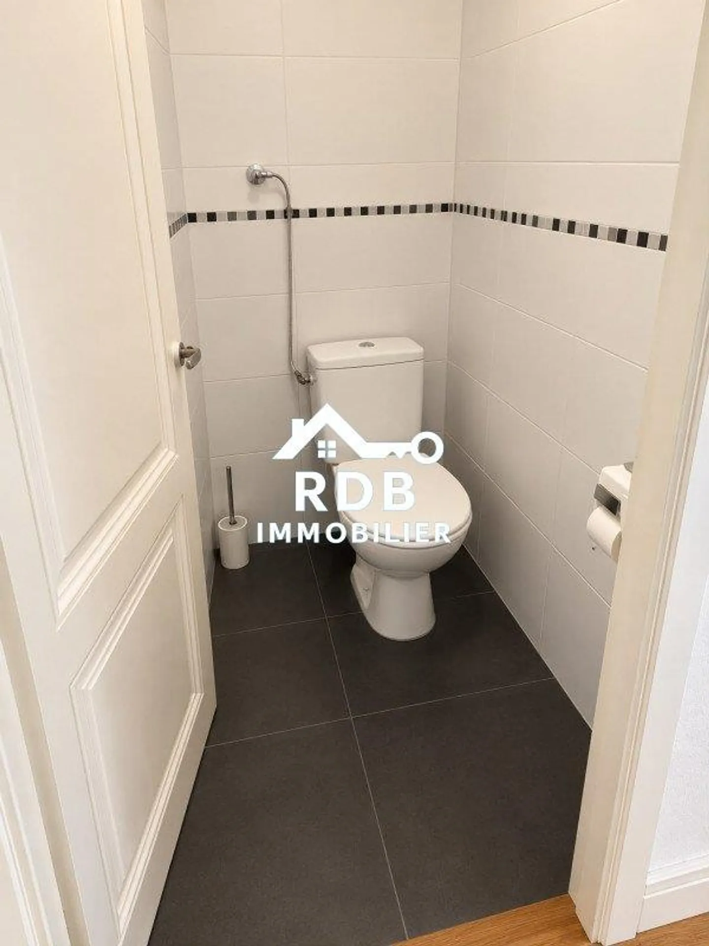 3-room apartment on the 3rd floor without elevator located in Geneva... - Photo 7 of 7