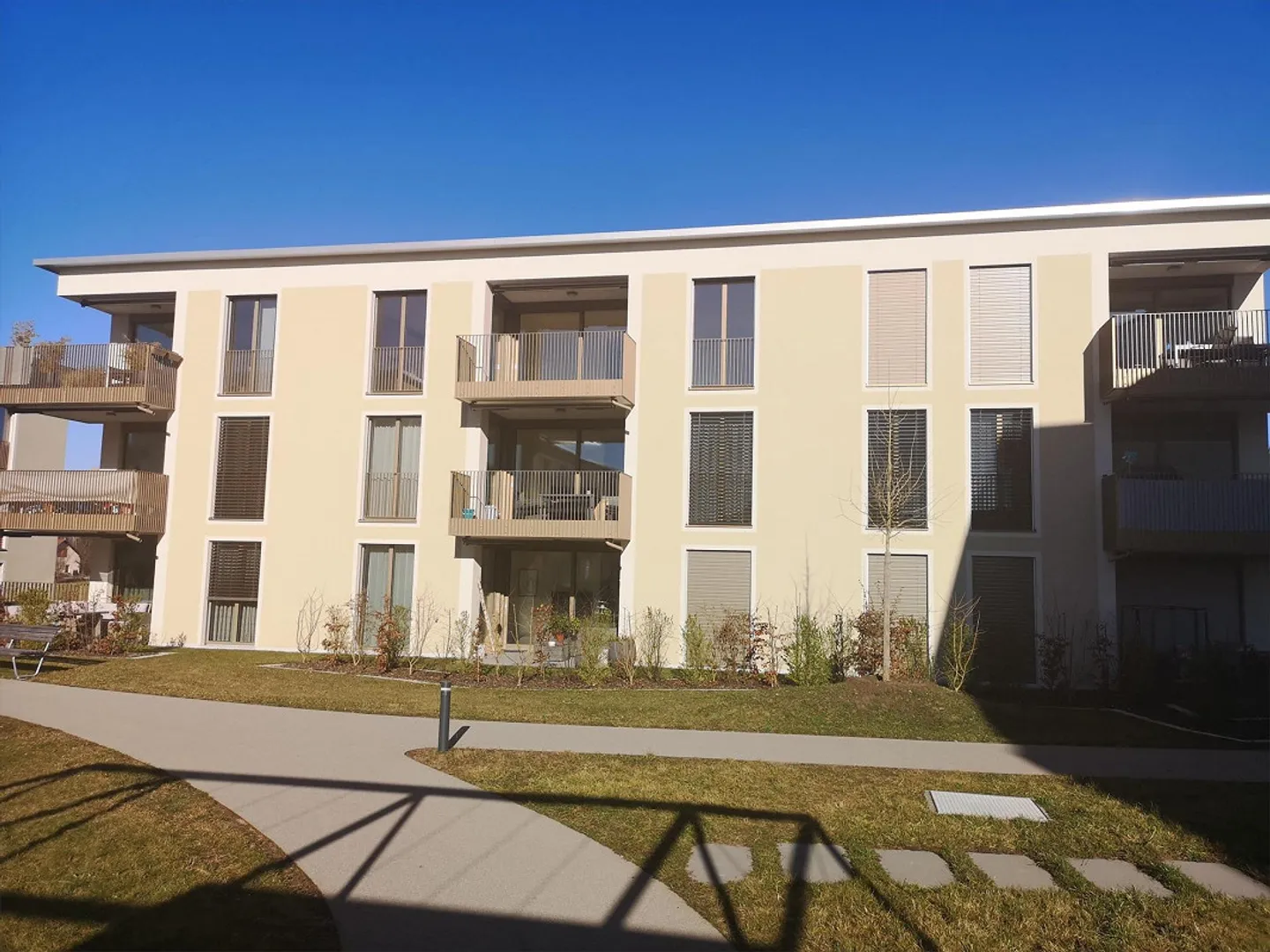 Emplacement merveilleusement calme et vue sur la verdure - Photo 2 sur 12