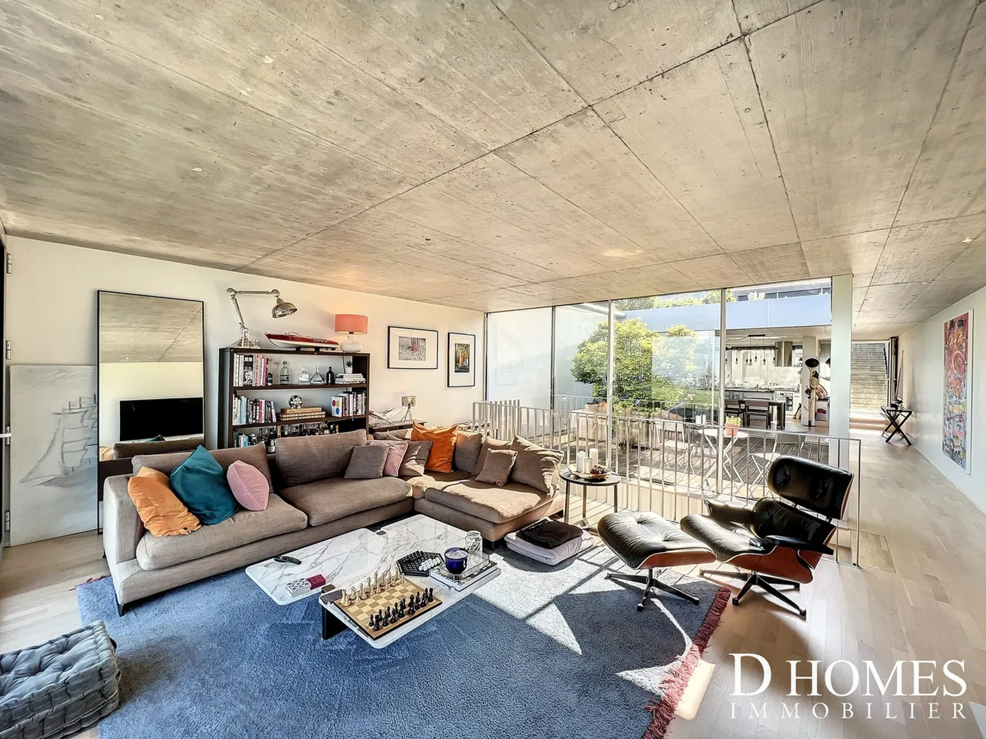 Contemporary Duplex Villa with Lake View - Photo 5 of 13