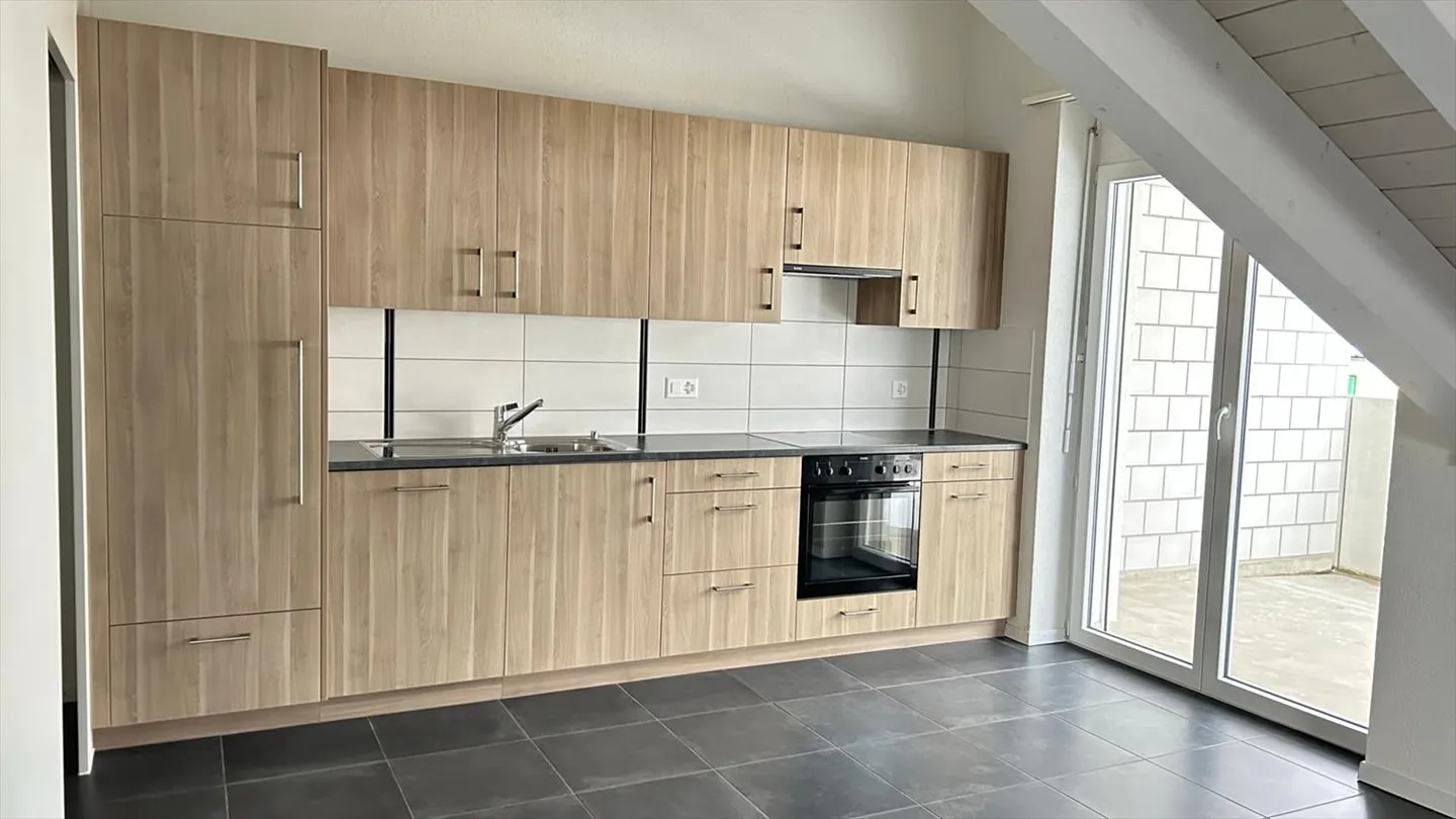 3.5 Room Apartment - Photo 2 of 18