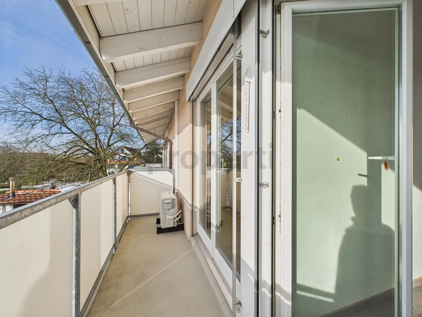 Beautiful 4.5-room single-family house with garden in Ottenbach - Photo 12 of 14