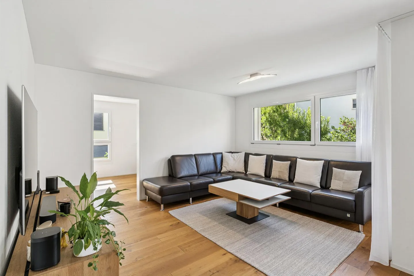 Attraktive 4.5 Zimmer-Eigentumswohnung  - naturnahe Umgebung - Foto 3 von 11