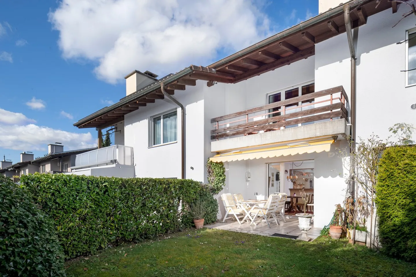 Space Miracle with Garden Idyll: Your New Family Chapter in Bassersdorf! - Photo 1 of 18