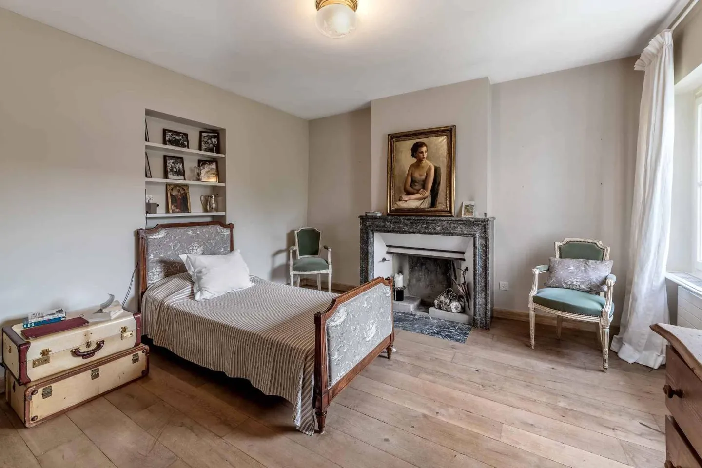House with 12 rooms - Photo 7 of 12