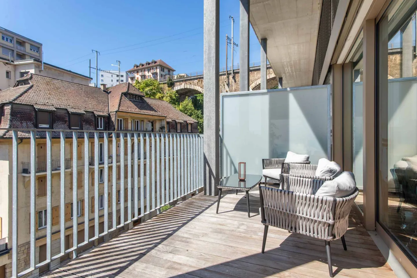 Contemporary Attic at the Gates of Neuchâtel City Center - Photo 9 of 9