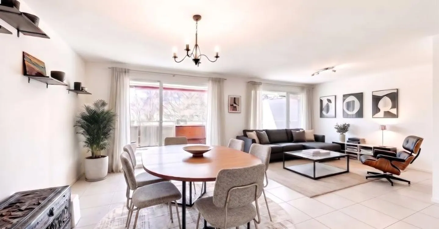 Duplex luminoso di 4,5 stanze, con balcone esposto a sud e vista libera - bella opportunità a Belfaux - Foto 1 di 13