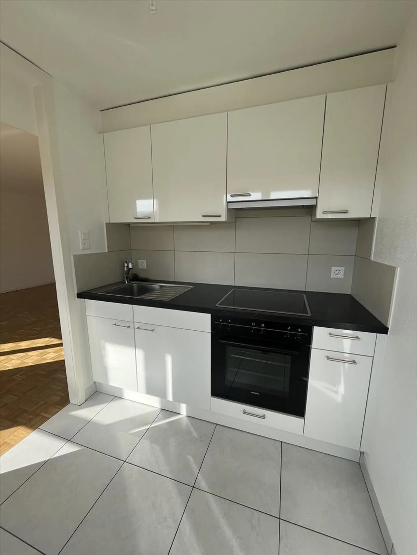 BEL APPARTEMENT DANS UN QUARTIER CALME - Photo 2 sur 6