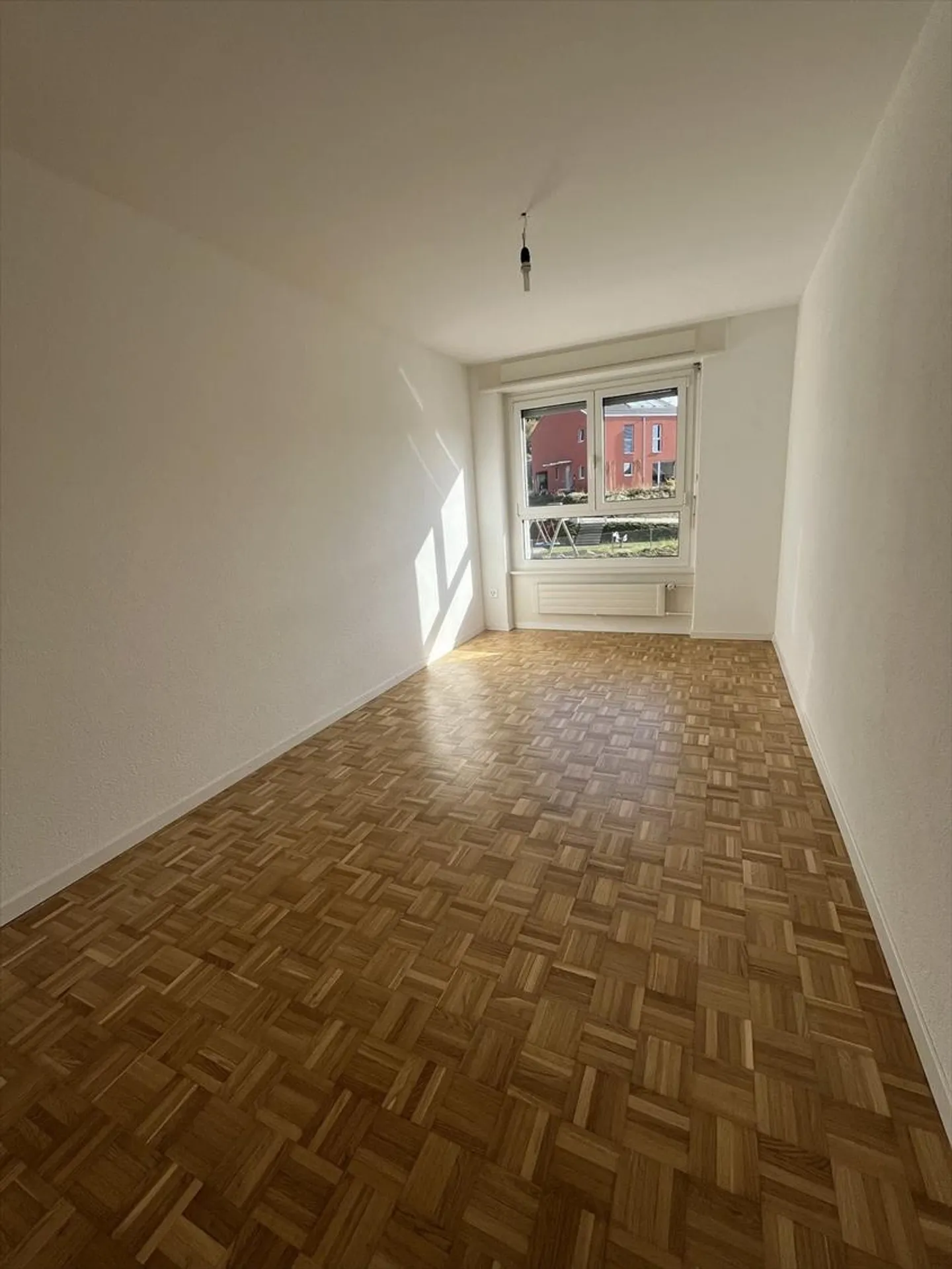 BEL APPARTEMENT DANS UN QUARTIER CALME - Photo 3 sur 6