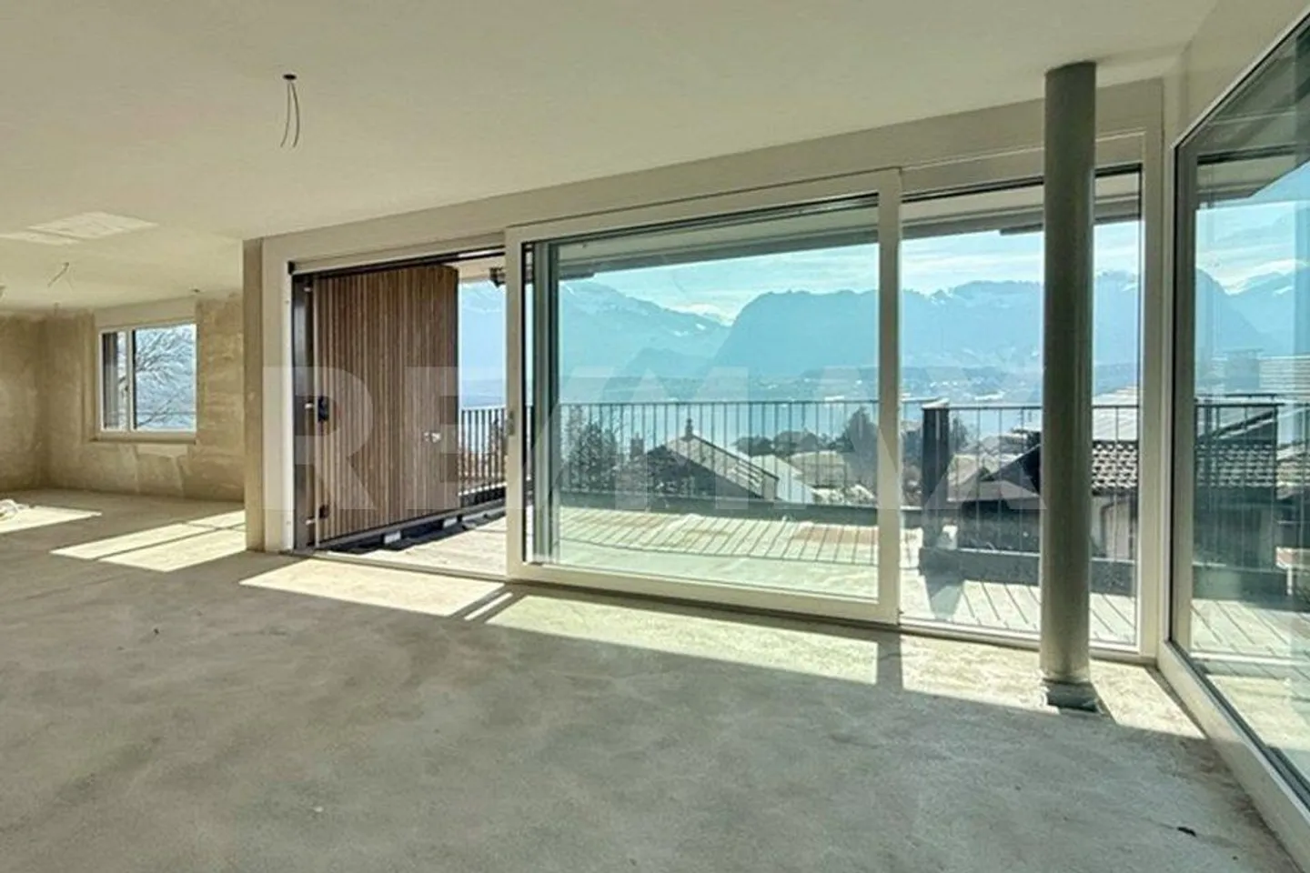 Nouveau bâtiment avec espace pour la conception - vue de rêve sur le lac et les montagnes - Photo 7 sur 8