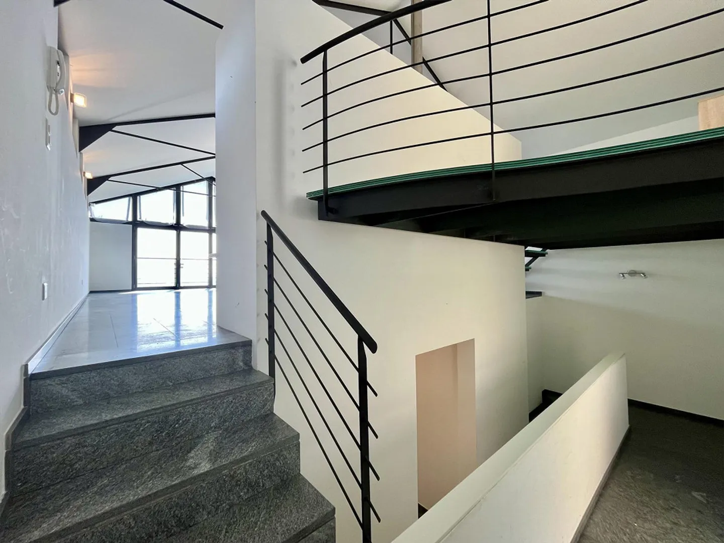 HELLER HAUS 3.5 ZIMMER SEEBLICK + BÜRO IN CADEMARIO - Foto 5 von 10