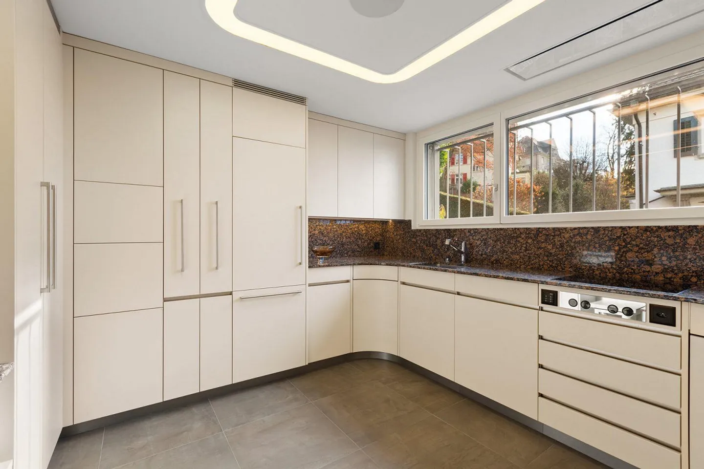 Exklusives Einfamilienhaus in Zürich - Foto 2 von 15