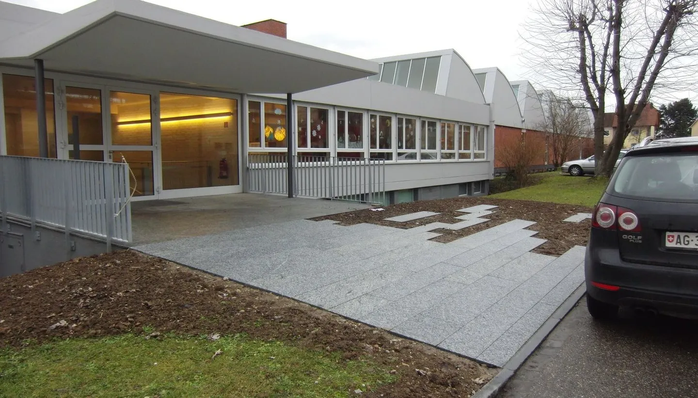 Repräsentative Bürofläche in Birsfelden beim Vitra Center - Foto 1 von 4