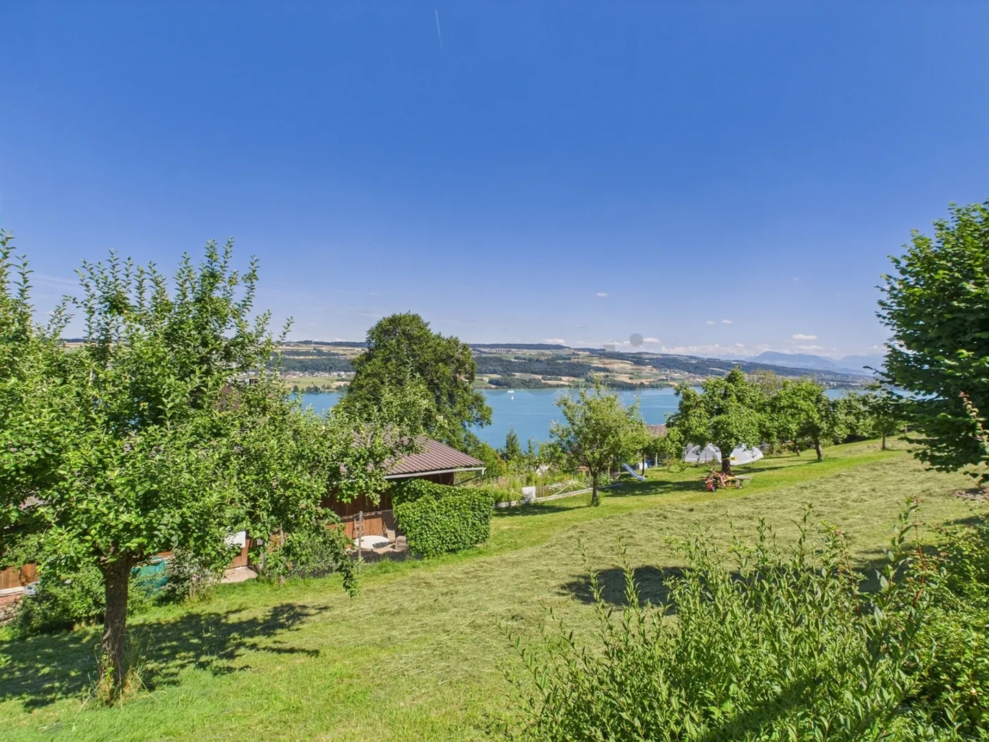 Appartamento giardino 5,5 locali appena ristrutturato con splendida vista sul lago in vendita. - Foto 11 di 13