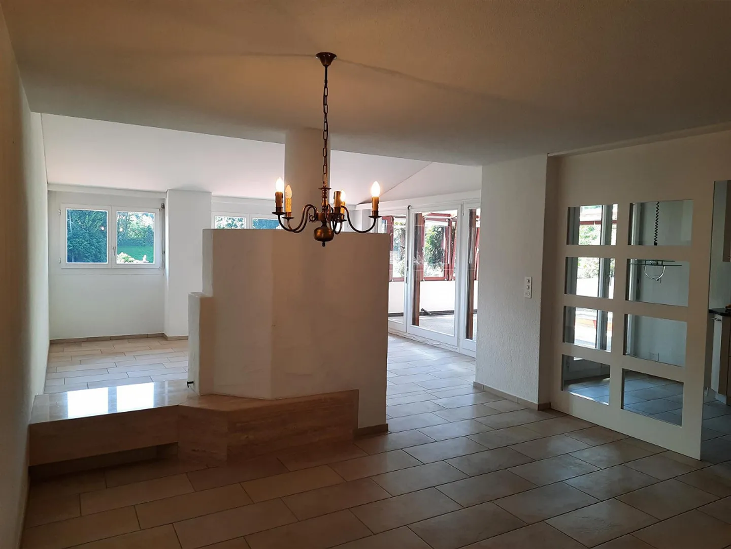 Appartamento con terrazza esclusivo di 5,5 stanze in posizione privilegiata - Foto 3 di 13
