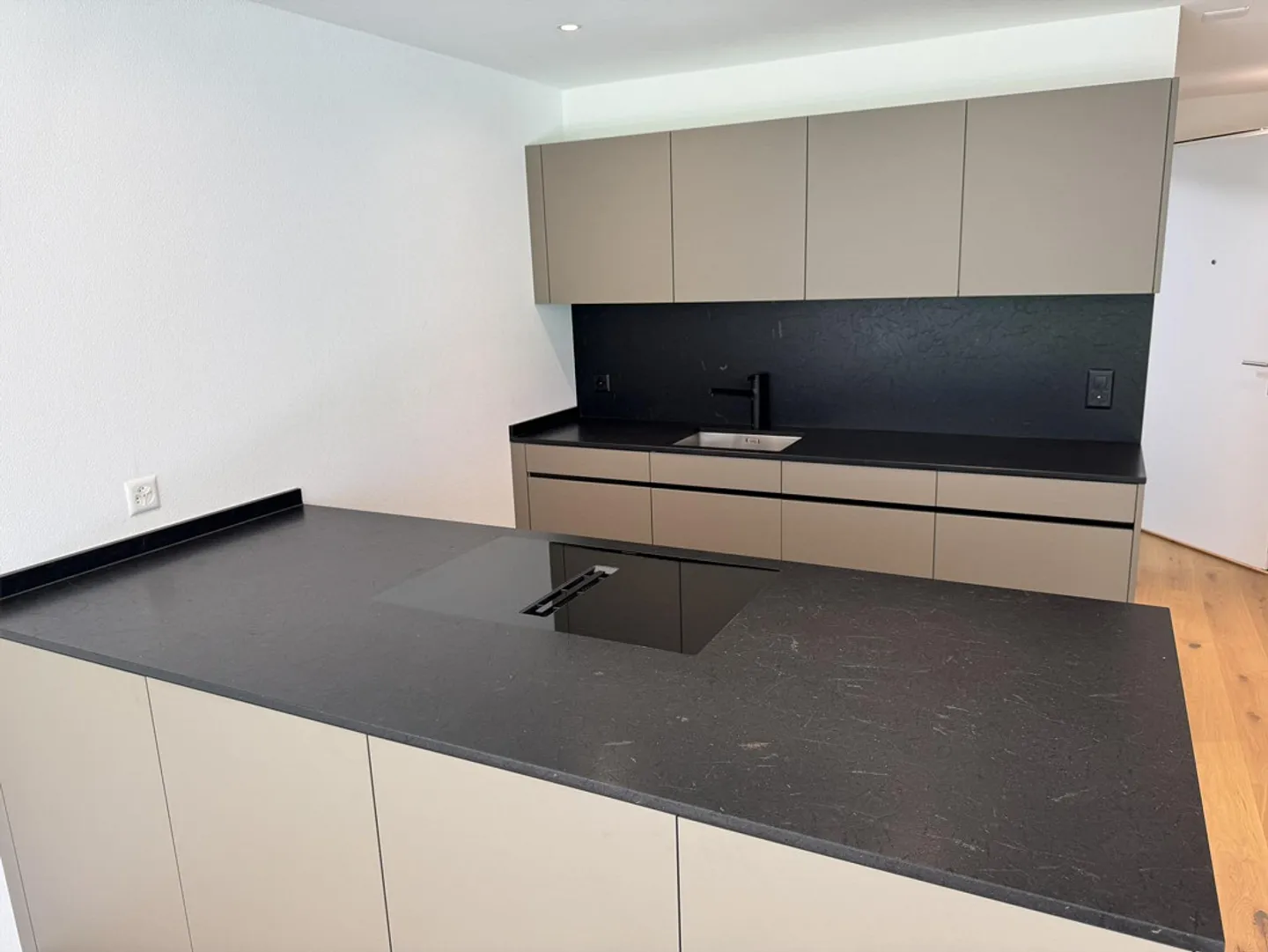 Neubau / 4.5-Zi.-Wohnung Erdgeschoss - Foto 13 von 17